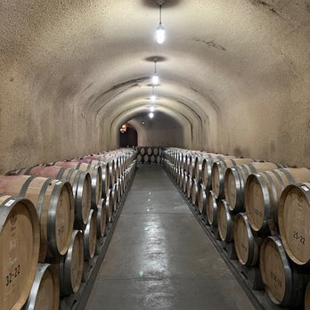 Hanzell Vineyards - Wine caves - Wineries Near Me - Sonoma, California Hanzell Vineyards - Wine caves - Wineries Near Me - Sonoma, California