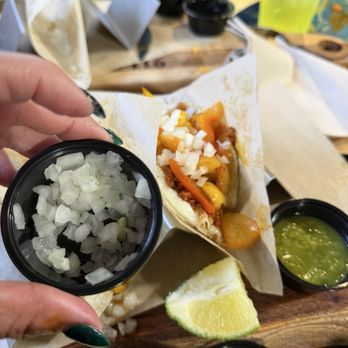911 Taco Bar Shop - Side of onions that aren't grilled and they forgot to add - Tacos Near Me - Las Vegas, Nevada 911 Taco Bar Shop - Side of onions that aren't grilled and they forgot to add - Tacos Near Me - Las Vegas, Nevada