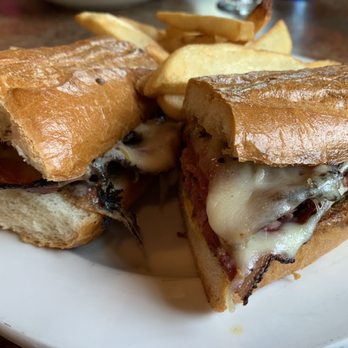 Jefferson's Roadhouse - Pastrami sandwich and fries - Steakhouses Near Me - Yreka, California