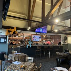 Birdie Bar & Grill