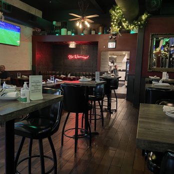 Black Barrel Tavern - Inside - Breakfast & Brunch Near Me - Chicago, Illinois Black Barrel Tavern - Inside - Breakfast & Brunch Near Me - Chicago, Illinois