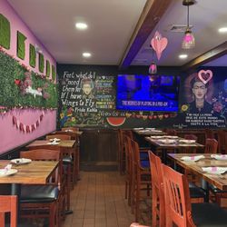 Mama Rosa Restaurant - Front bar area