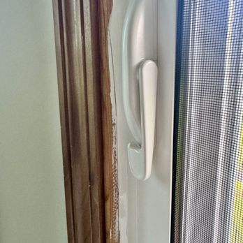 Joyce Windows, Sunrooms & Baths - Caulk on trim - Windows Installation Near Me - Berea, Ohio Joyce Windows, Sunrooms & Baths - Caulk on trim - Windows Installation Near Me - Berea, Ohio