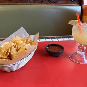 Margaritas Kearney - Chips, salsa, and their traditional margarita - Mexican Near Me - Kearney, Nebraska Margaritas Kearney - Chips, salsa, and their traditional margarita - Mexican Near Me - Kearney, Nebraska