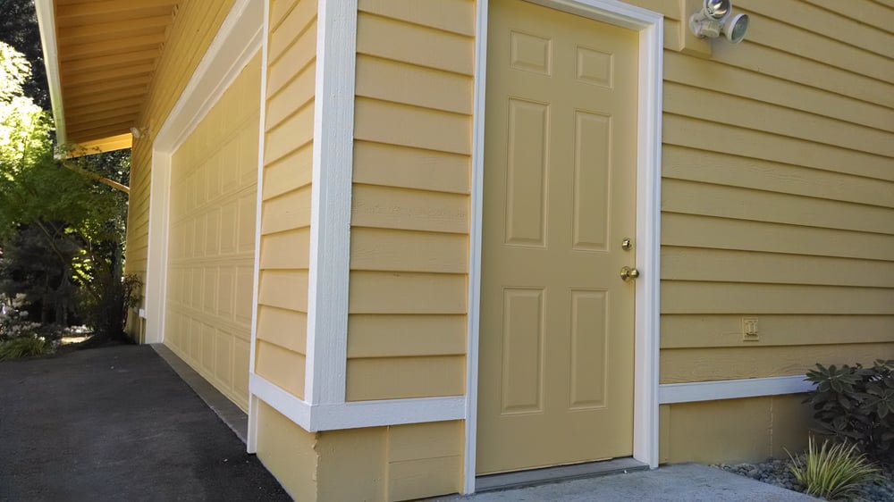 Slide of Estafette Services