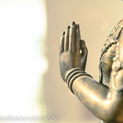 Ines Nonnenmacher & René Lecoutre - Anjali Mudra - Meditation