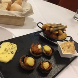 Pobre Tolo - Aperitivos (3,5 euros por persona) faltan el pan, melón con jamón y queso fresco con mermelada de membrillo.