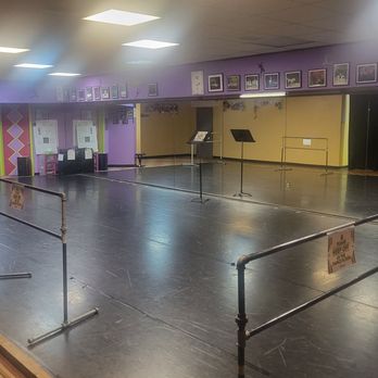Savannah Children's Theatre - Large dance practice area. - Performing Arts Near Me - Savannah, Georgia Savannah Children's Theatre - Large dance practice area. - Performing Arts Near Me - Savannah, Georgia