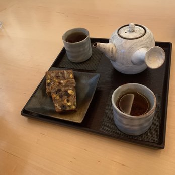 Umami Cafe - Hojicha and Chikara Cake Tea Set - Cafes Near Me - Portland, Oregon Umami Cafe - Hojicha and Chikara Cake Tea Set - Cafes Near Me - Portland, Oregon