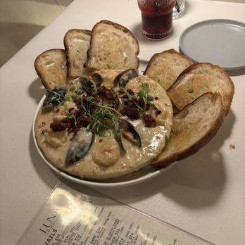 Luna Bistro Cafe - Heaven - New American Near Me - Long Beach, California