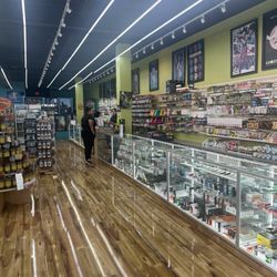 World of Smoke & Vape - Aubrey
