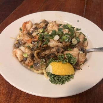 Lazy Days Restaurant - Shrimp scampi (made with mushrooms) - Seafood Near Me - Islamorada, Florida Lazy Days Restaurant - Shrimp scampi (made with mushrooms) - Seafood Near Me - Islamorada, Florida