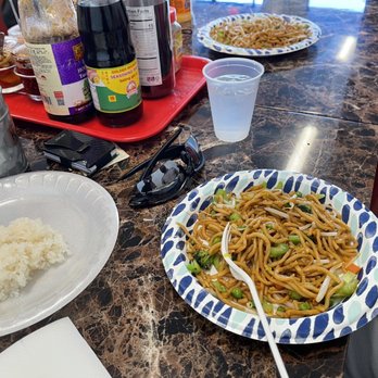 LA Kitchen - Veggie noodles with tofu - Chinese Near Me - Fresno, California LA Kitchen - Veggie noodles with tofu - Chinese Near Me - Fresno, California