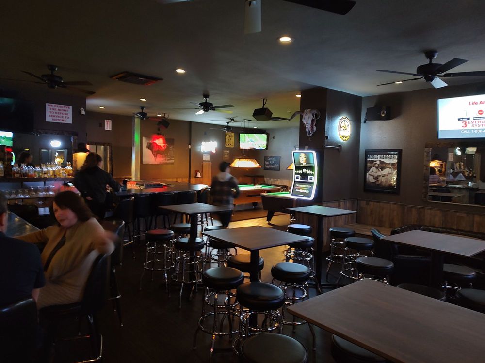 RED ROCK BAR & GRILL Updated September 2024 15 Reviews 9472 Cedro