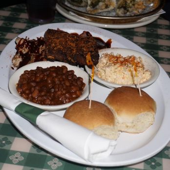 Silky O'Sullivan's - Pulled Pork & Ribs & baked beans & diner rolls *2/28/2020 - Bars Near Me - Memphis, Tennessee Silky O'Sullivan's - Pulled Pork & Ribs & baked beans & diner rolls *2/28/2020 - Bars Near Me - Memphis, Tennessee