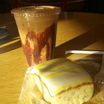 Java On Ocean Coffee House - The Mocha Blend and a Lemon Poppy Seed Pastry Rate on Mocha Blend: 4/10 Rate on Lemon Poppy Seed Pastry: 7/10 - Coffee & Tea Near Me - San Francisco, California