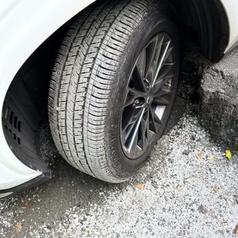 Silver Run Falls - Tire hung against pavement; could not back up. - Parks Near Me - Cashiers, North Carolina Silver Run Falls - Tire hung against pavement; could not back up. - Parks Near Me - Cashiers, North Carolina