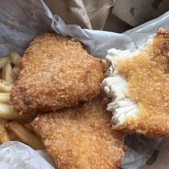 Grizzly Tuna - Grizzly Tuna ~ Albacore Fish and Chips. - Fish & Chips Near Me - Seaside, Oregon Grizzly Tuna - Grizzly Tuna ~ Albacore Fish and Chips. - Fish & Chips Near Me - Seaside, Oregon