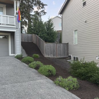 Elite Western landscaping - Front yard after mulching - Landscaping Near Me - Snohomish, Washington Elite Western landscaping - Front yard after mulching - Landscaping Near Me - Snohomish, Washington