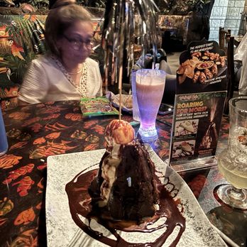 Rainforest Cafe - Volcano - American Near Me - Atlantic City, New Jersey