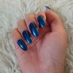 My natural nails with regular polish. This photo shows my naisl 1 week since the appointment. No chipping!