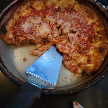 Ranalli's Pizza Bar - Lincoln Park - Deep dish sausage, yes please - Pizza Near Me - Chicago, Illinois