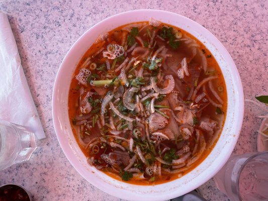 Pho Lien by null