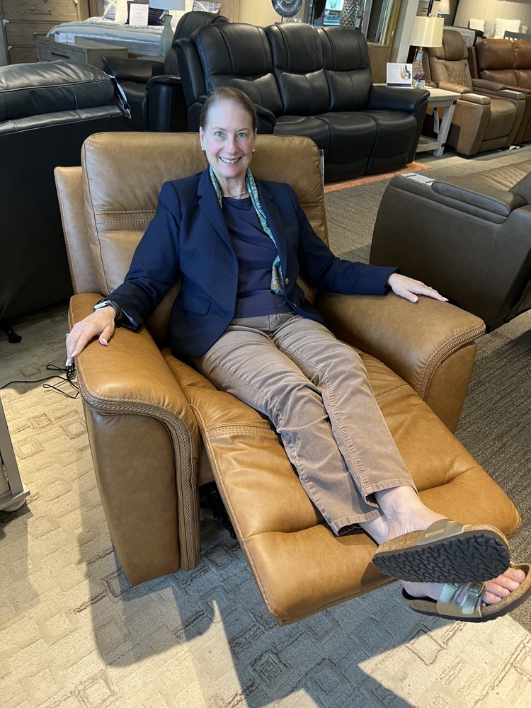 HOMEMAKERS FURNITURE Updated October 2024 7424 Bell Creek Rd