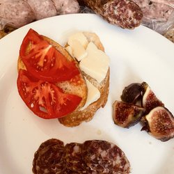 El Salchichero - Salami Finocchiona and Garlic-Mushroom Sausage (back)