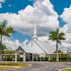 North Naples Church - North Naples Church Village Chapel