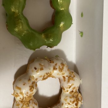 941 Tea House - Matcha and coconut Mochi Donut - Bubble Tea Near Me - Bradenton, Florida