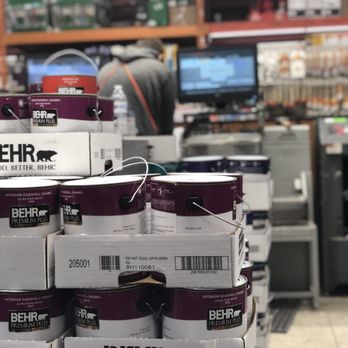 The Home Depot - Home Depot Paint associates doesn't make eye contact nor acknowledge that you're there for 10 minutes waiting - Nurseries & Gardening Near Me - Boca Raton, Florida