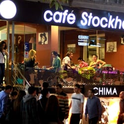Cafe Stockholm - Hava karardığında magaza vitrinine dönüşen Cafe Stockholm