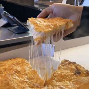 Crispy Crust Pizzeria - CHEESE pizza - Pizza Near Me - Calgary, Alberta