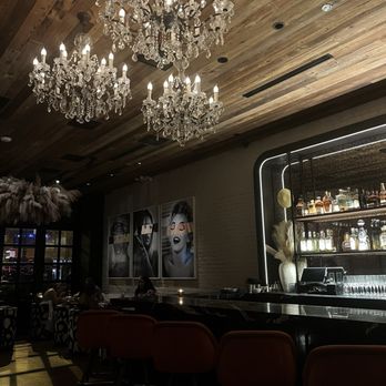 HIDE+SEEK - bar area - New American Near Me - Chicago, Illinois