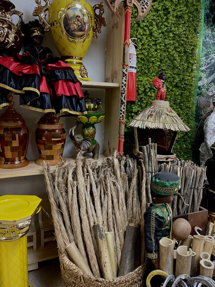 BOTÁNICA LOS GUERREROS Updated August 2024 11 Photos 934 E Levee