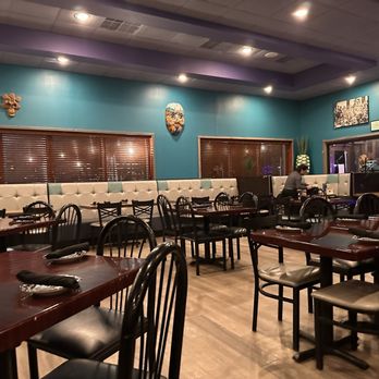 Condesa - Smithfield - Dinning room - Vegetarian Near Me - Smithfield, Rhode Island Condesa - Smithfield - Dinning room - Vegetarian Near Me - Smithfield, Rhode Island