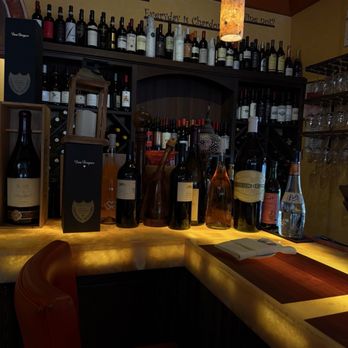 Dametra Cafe - Pretty bar counter - Greek Near Me - Carmel-By-The-Sea, California