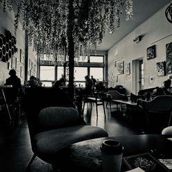 Honeybee Coffee - Chill Saturday afternoon crowd.