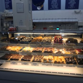 Mike's Pastry - Bakeries Near Me - Somerville, Massachusetts