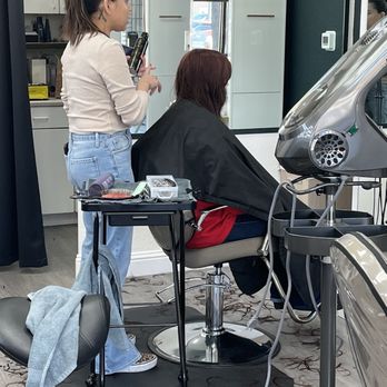 Third Reflection Salon - Stephanie doing her magic of explaining - Hair Salons Near Me - Lafayette, California Third Reflection Salon - Stephanie doing her magic of explaining - Hair Salons Near Me - Lafayette, California