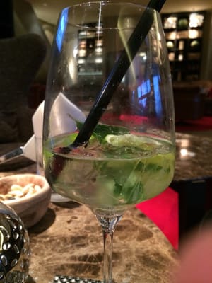 Nuts & Co Bar by null