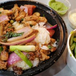 Poyoteca - Pollo Saltado & side of green beans
