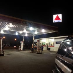 Picture of the gas station. Duh!