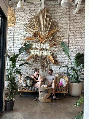 JuneShine - Santa Monica by null