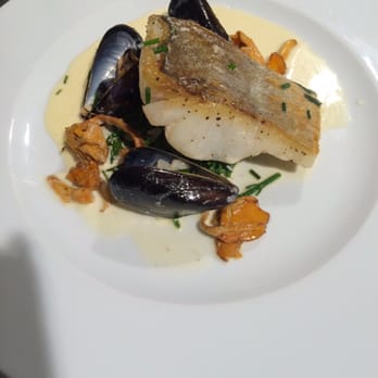 L'atelier des Chefs - Pollock with samphire, shellfish velouté and girolle mushrooms - Cooking Schools Near Me - London, XGL