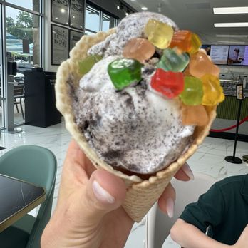 Dumont Creamery & Cafe - Cookie and snow - Ice Cream & Frozen Yogurt Near Me - Lakeway, Texas Dumont Creamery & Cafe - Cookie and snow - Ice Cream & Frozen Yogurt Near Me - Lakeway, Texas
