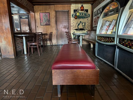 Bronx Bar by null
