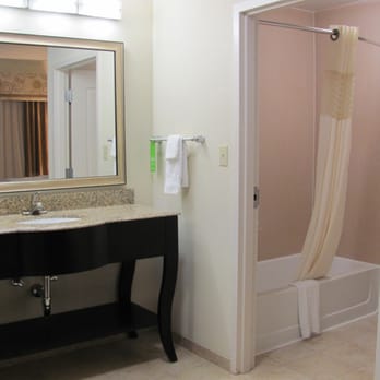 Hampton Inn Pecos - Nice Large Dressing Area! - Hotels Near Me - Pecos, Texas