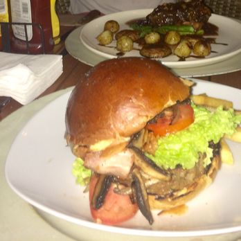 O Tulum - Burger & Steak @ O'Tulum - Hotels Near Me - Tulum, ROO
